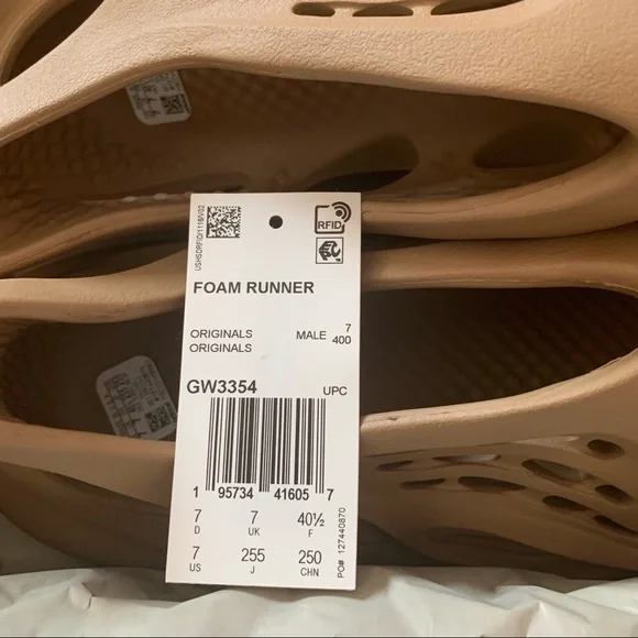 Yeezy Foam Runner - Tan - Picture 11 of 15
